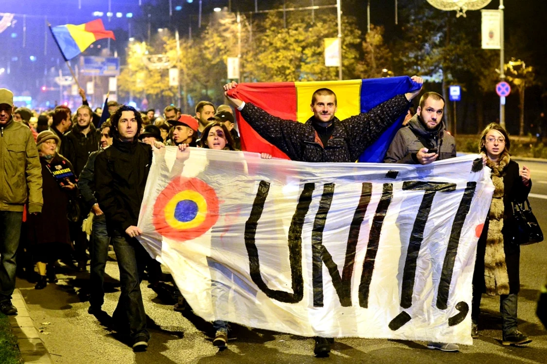 
    La Bucureşti, circa 1.000 de oameni s-au adunat în Piaţa UniversităţiiFoto: facebook.com/laura4photography  