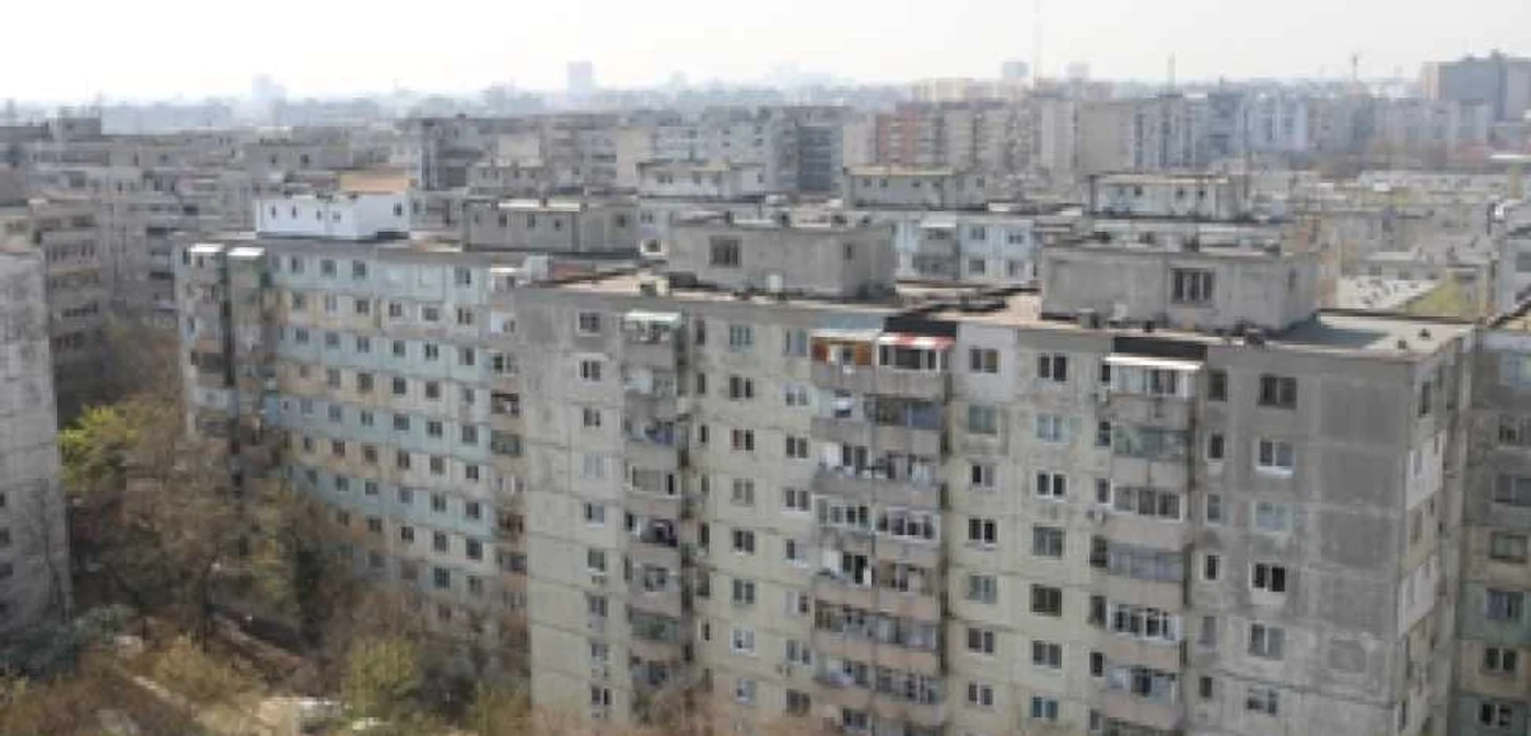 O locuinţă veche cu două camere costă 125 de salarii medii