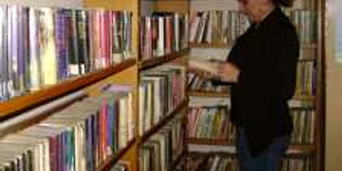 Severinenii de toate vârstele apelează des la fondul de carte al bibliotecilor din oraş.