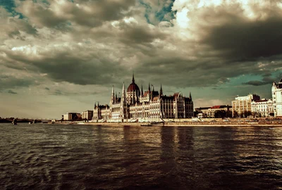 Parlamentul Ungariei Budapesta shutterstock 286590863 jpg