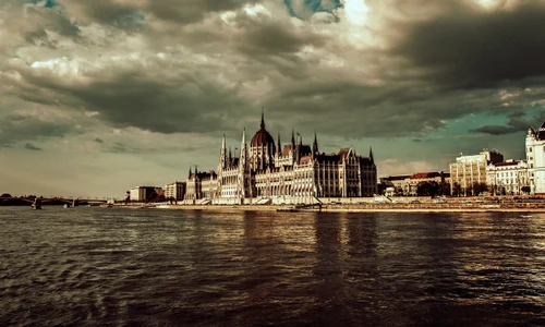 Parlamentul Ungariei Budapesta shutterstock 286590863 jpg