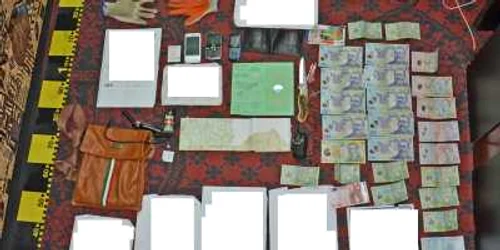 Din apartamentul pe care l-au escaladat pe teava de gaze, hotii au furat bani si bunuri