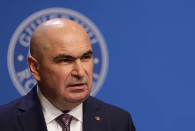 Prim-ministrul Ilie Bolojan susține o conferință de presă despre noile măsuri fiscale, la Palatul Victoria din București.  FOTO Inquam Photos / George Călin