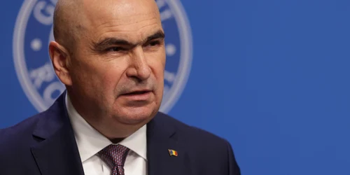 Prim-ministrul Ilie Bolojan susține o conferință de presă despre noile măsuri fiscale, la Palatul Victoria din București.  FOTO Inquam Photos / George Călin