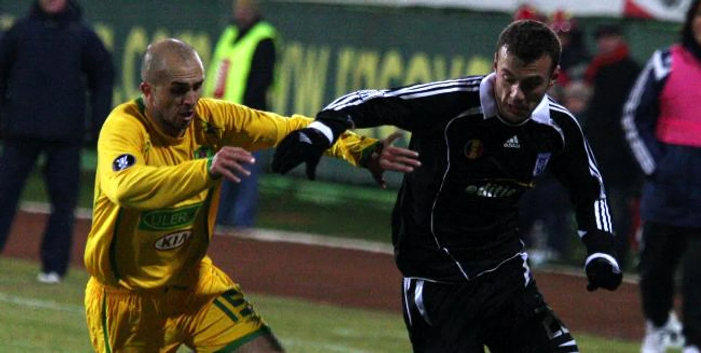
    Bogdan Buhuş (stânga) a jucat cinci sezoane la FC Vaslui  