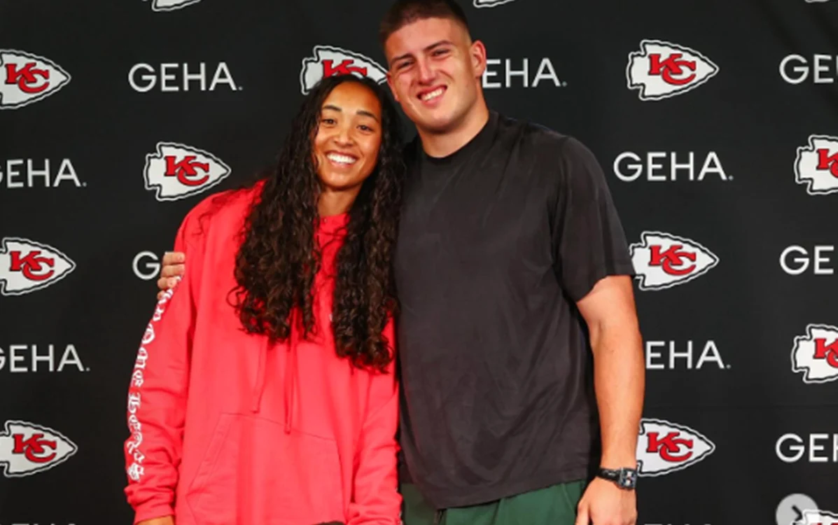 Giorgos Karlaftis împreună cu soția lui, Kaia Harris. Foto: Instagram