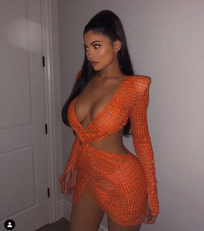 Kylie are un cu totul alt look pe Instagram