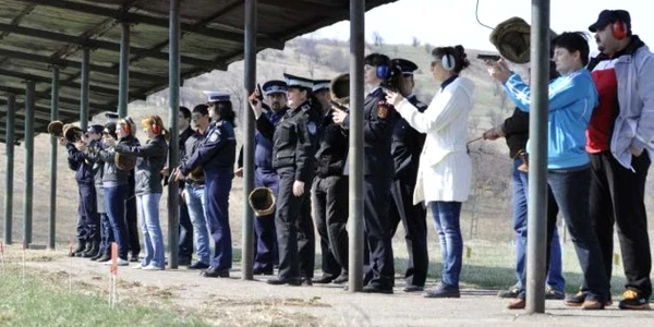 Angajaţii M.A.I.şi-au testat abilităţile de tragere la ţintă