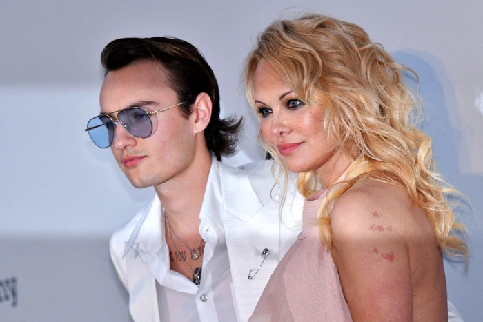 1 pamela anderson si fiul profimedia 0436191982 jpg jpeg