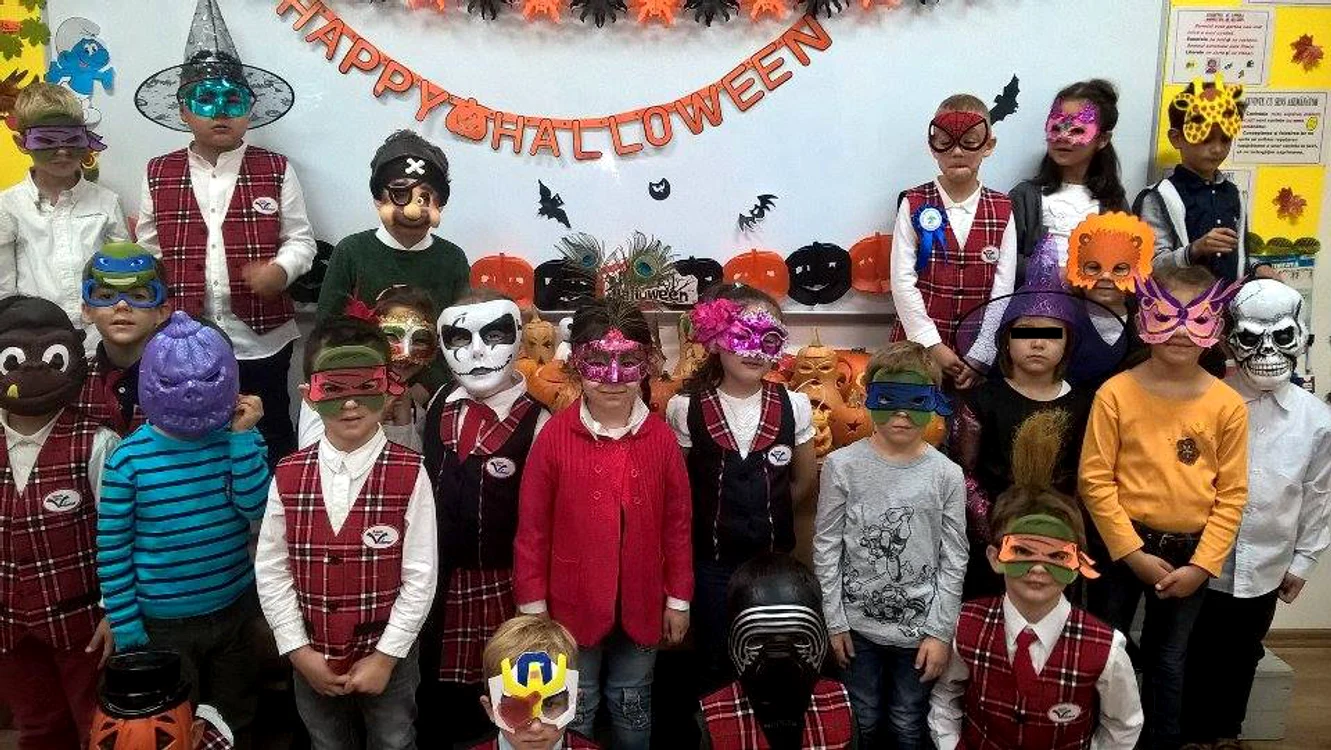 Anul acesta, pentru fiecare elev se cer sume între 100 și 120 de lei, ”fondul clasei”FOTO: Click!