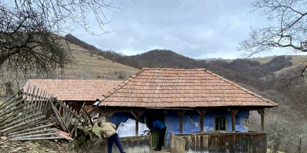 casa restaurare apuseni