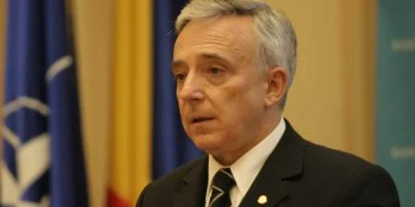 Guvernatorul BNR Mugur Isăresc