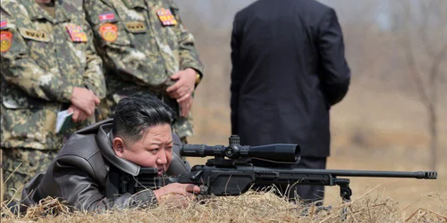 kim jong un fotoX