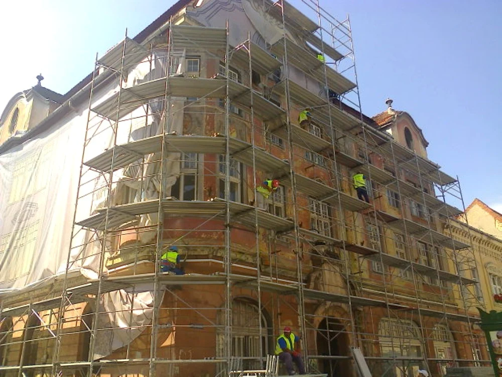 Clădirea este reparată pe banii Primăriei. FOTOgoogle.com
