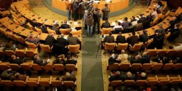 Consiliul Local se va întruni marţi, după Paşte