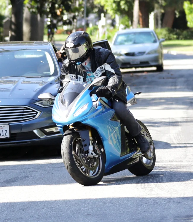 Ben Affleck se plimbă cu motorul, Profimedia jpg