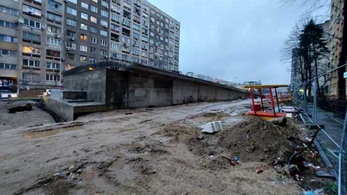 
    Primarul Capitalei, Nicușor Dan, a anunțat că vor reîncepe lucrările la Pasajul Doamna Ghica  