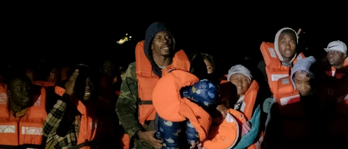 Migranţi salvaţi din Marea Mediterană în noaptea de Crăciun FOTO Facebook/seawatchprojekt