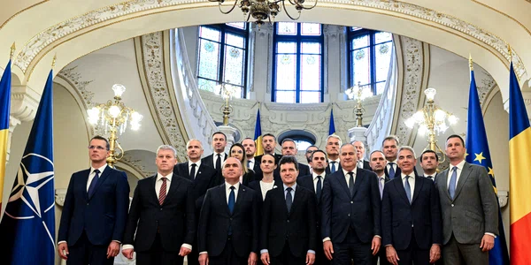 Miniștrii din Guvernul Bolojan și Nicușor Dan FOTO AFP