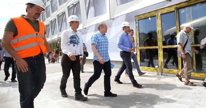 Sala Polivalentă din Cluj, cea mai mare din ţară, va fi inagurată pe 31
octombrie printr-un concert susţinut de James Blunt FOTO: Facebook, Emil
Boc