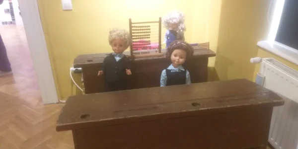 Expoziţia „Şcoala de altădtă” de la Muzeul Casa Mureşenilor din Braşov FOTO Ioan Buciumar