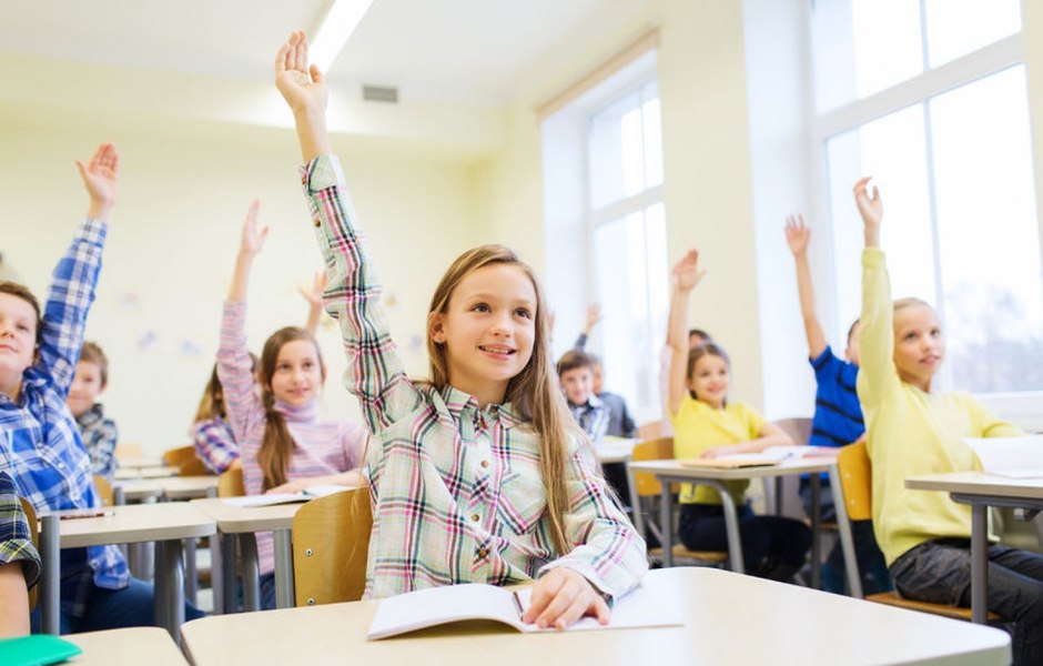 Zi liberă pentru profesori şi elevi miercuri,  pe 5 iunie. „Este vorba de respect pentru această categorie socio-profesională”