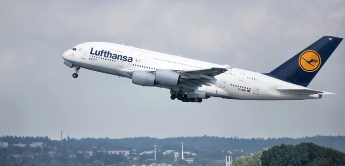 Aterizare de urgență pe aeroportul Otopeni după ce un pasager a devenit violent / foto: Shutterstock