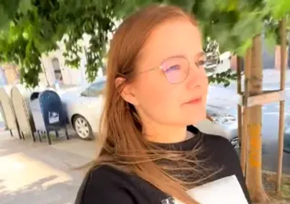 Elena spune că a câștigat peste 2.000 de dolari într-o săptămână FOTO captură video Tik Tok