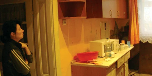 Iuliana Costea, fiica proprietarei, a spus că i-a fost distrusă mobila din bucătărie