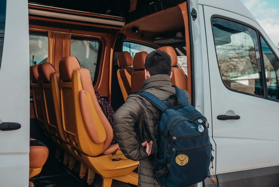 De ce să alegi ReNNen pentru cursele și transportul de colete către Germania?