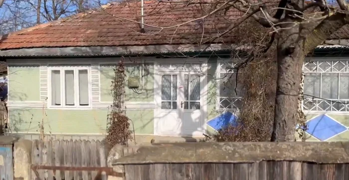 Casa din comuna Ştefan cel Mare în care au fost găsite cele trei cadavre