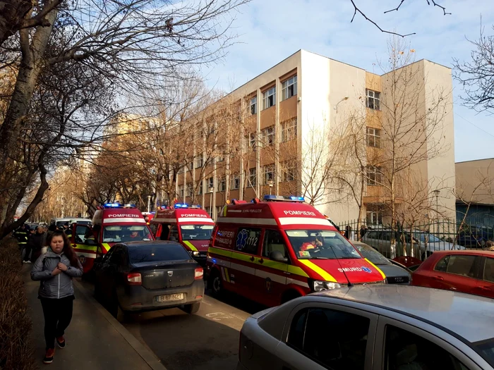 Mai mulți copii au fost duși la spitalele din București cu ambulanțele
