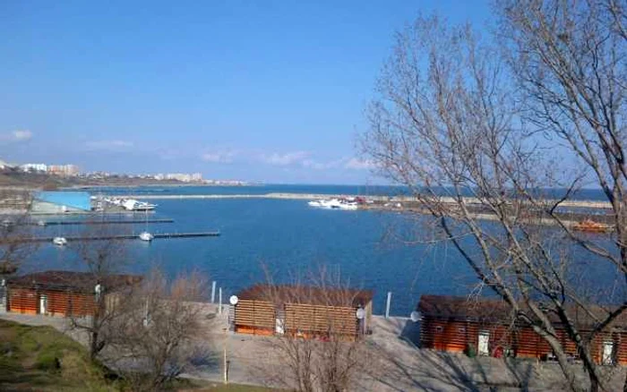 Marea Neagră, vedere din Portul Tomis spre Vadu FOTO Andrei Răzvan