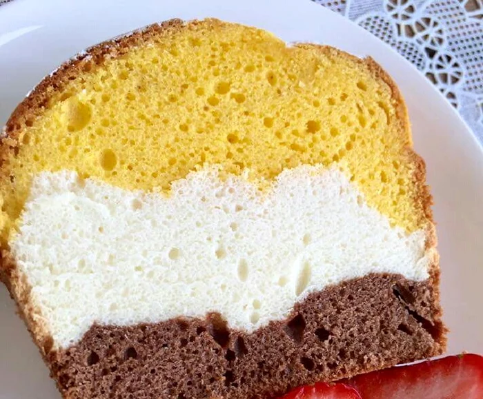 
    Chec în trei culori  