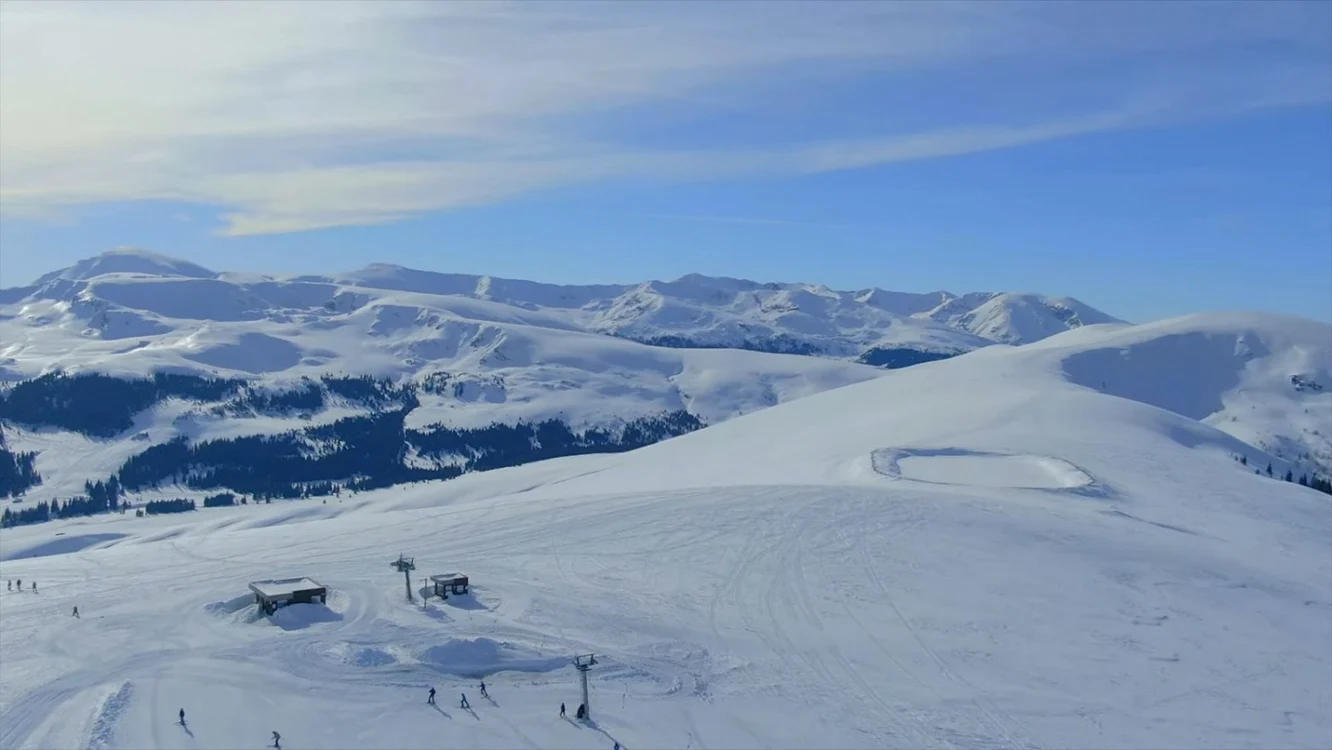 Domeniul schiabil Transalpina din judeţul Vâlcea - locul unde ar urma să apară un Adventure Park Foto You Tube