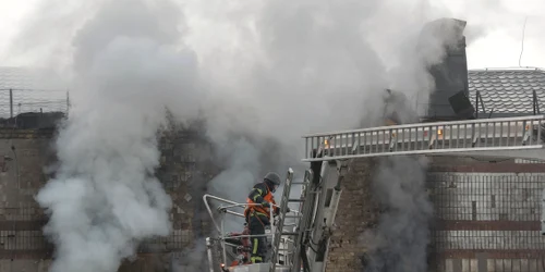 Cel puțin două persoane au fost ucise într un atac peste noapte asupra Kievului FOTO EPA EFE jpg