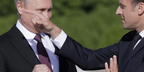 Emmanuel Macron s-a întâlnit cu Vladimir Putin la Sankt Petersburg în Rusia FOTO EPA-EFE