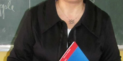 Aurelia Arghirescu poată paşii copiilor prin lumea Abecedarului