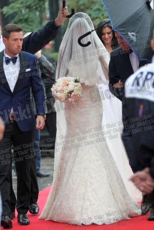 Bianca Drăguşanu, în rochie de mireasă la Biserica Oltea