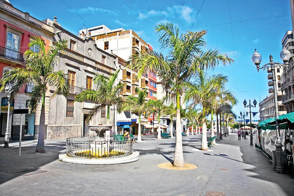Căsuţe colorate în Santa Cruz de Tenerife. Foto: Facebook / Vagabonzi cu obiective