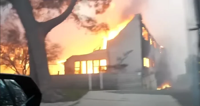 Peste 1.000 de clădiri au fost distruse de incendiile din California. Captură YouTube NBC News