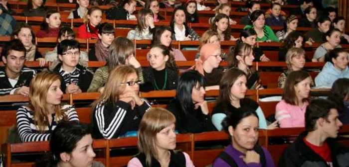 foto arhivă: Studenţii vor şti în ce categorie este Universitatea la care s-au înscris 