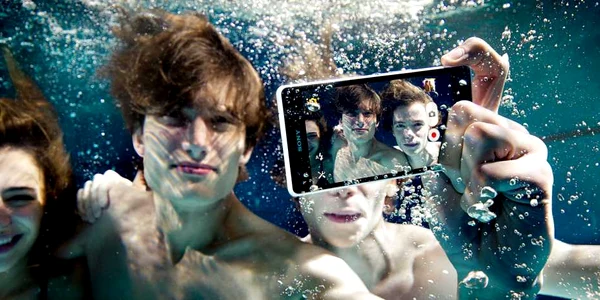 sony xperia zr