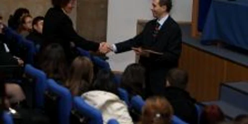 Dascălii au fost premiaţi la Universitatea „Ovidius“