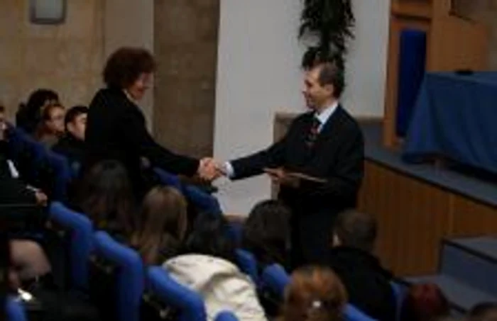 Dascălii au fost premiaţi la Universitatea „Ovidius“