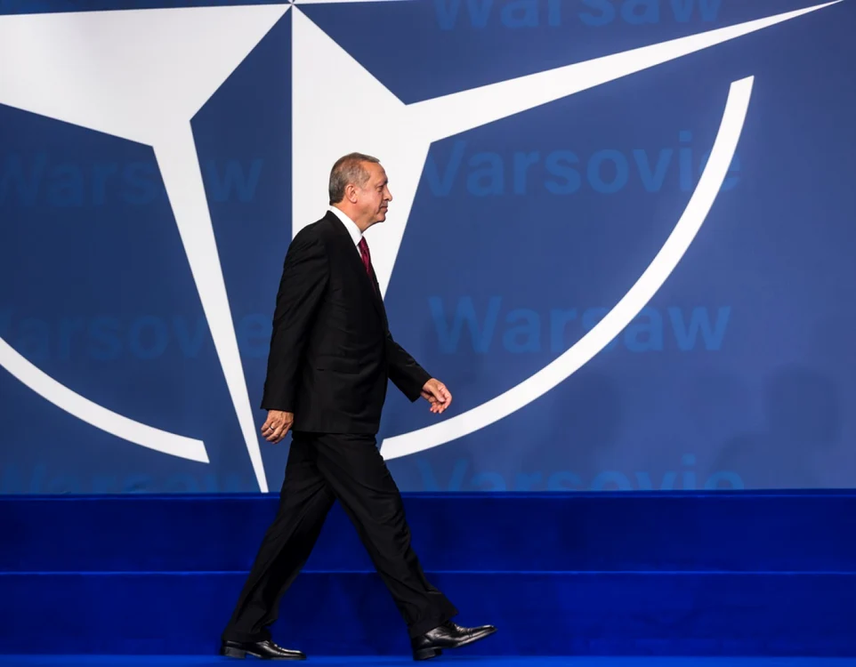 erdogan summit nato varsovia 2016 foto shutterstock