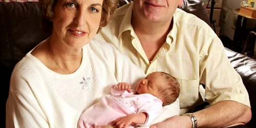 Foto: dailymail.co.uk Britanica în vârstă de 57 de ani la acea dată a devenit cea mai bătrână mamă din Anglia