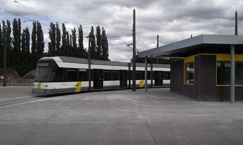 1280px Tramlus Boechout I jpg