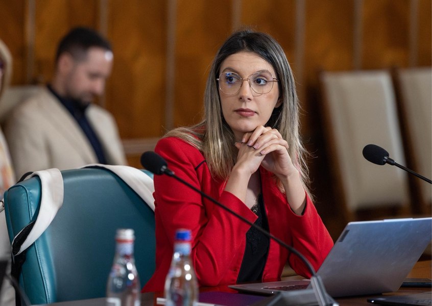 Bonusuri de un milion de euro pentru 13 directori Romsilva. Ministra Mediului anunță reorganizarea regiei