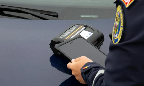 Amenda rutieră cu tableta la Sibiu Foto Dan Claudiu Buzdugan 